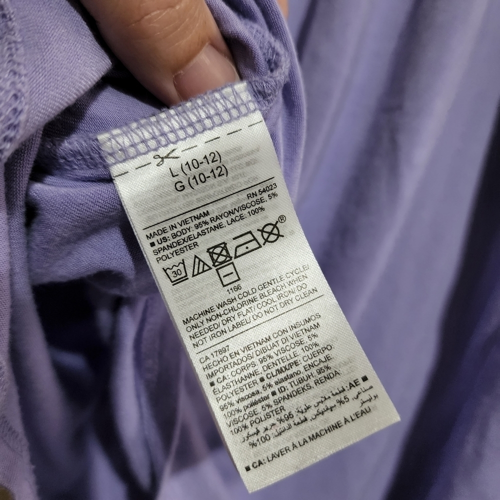 Old Navy flowy loose fit lilac purple top with lace detail Size L (10-12) - Picture 9 of 9